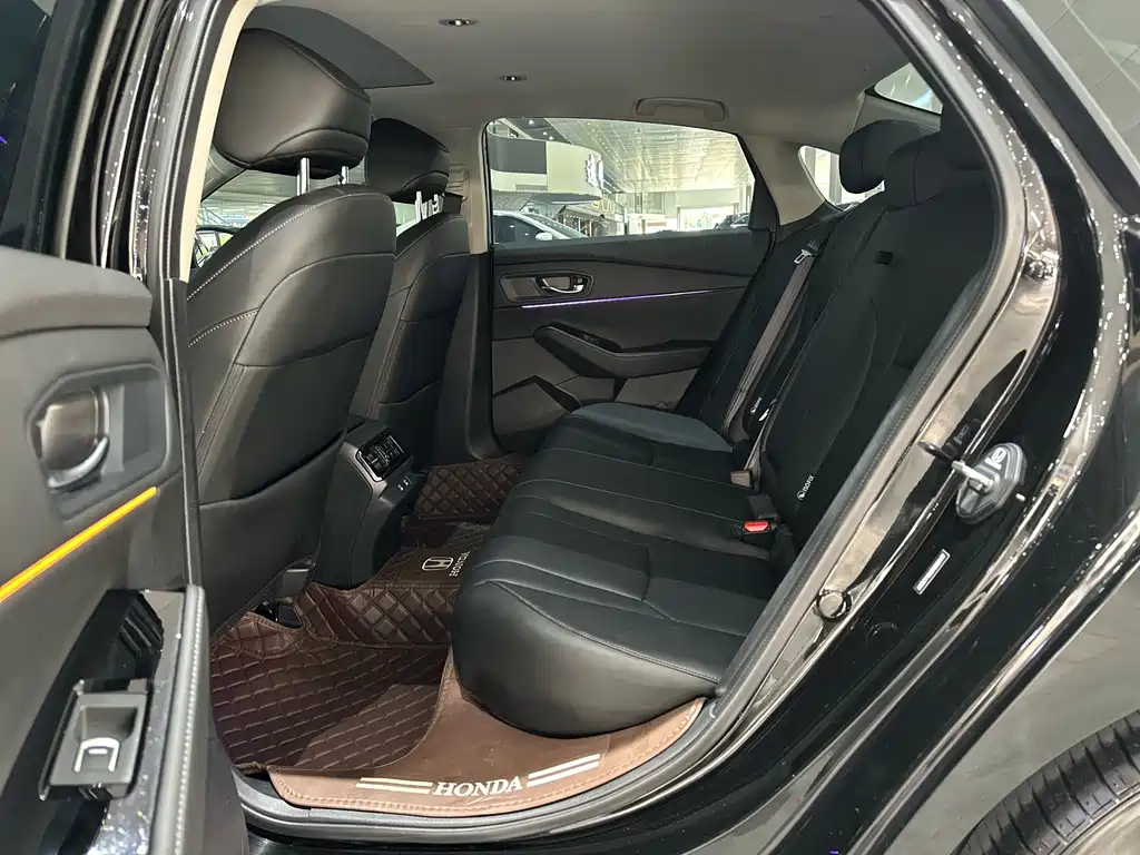 Honda Accord — фото 11