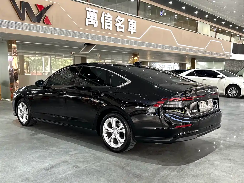 Honda Accord — фото 16