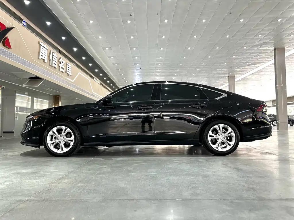 Honda Accord — фото 17