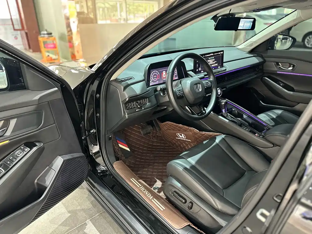 Honda Accord — фото 8