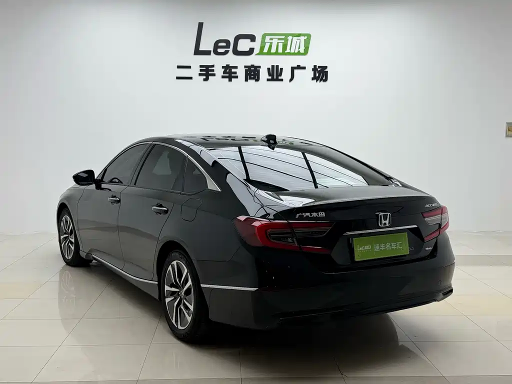 Honda Accord — фото 6