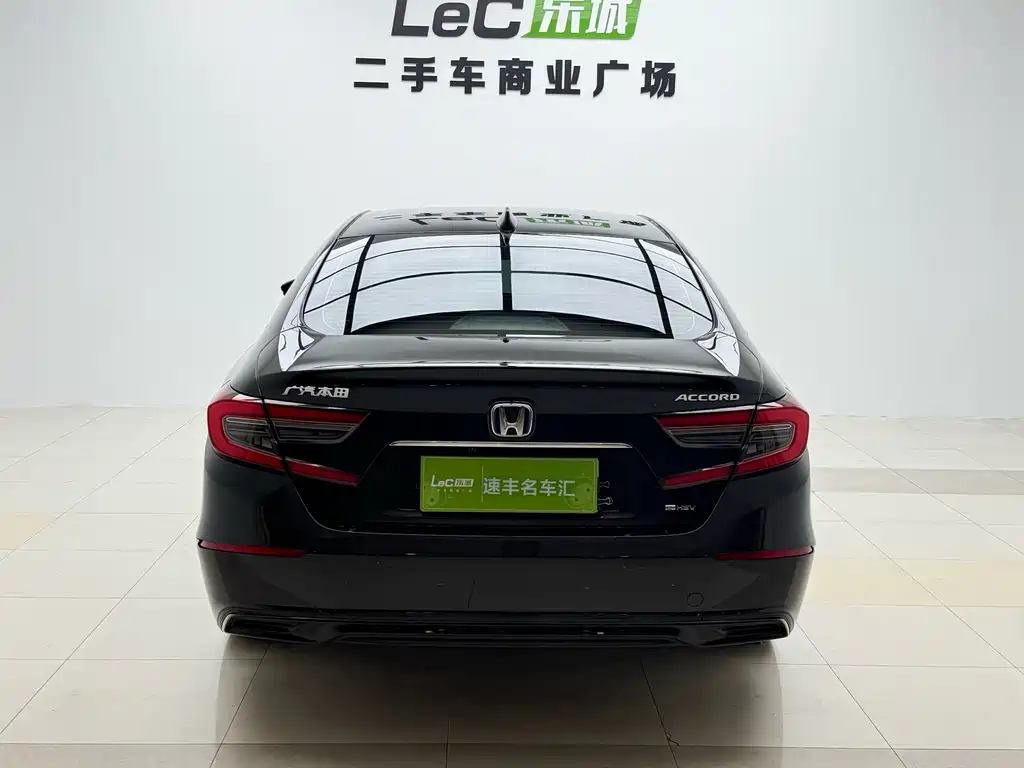 Honda Accord — фото 7
