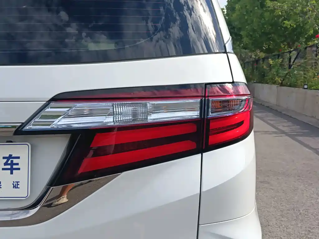 Honda Odyssey — фото 11