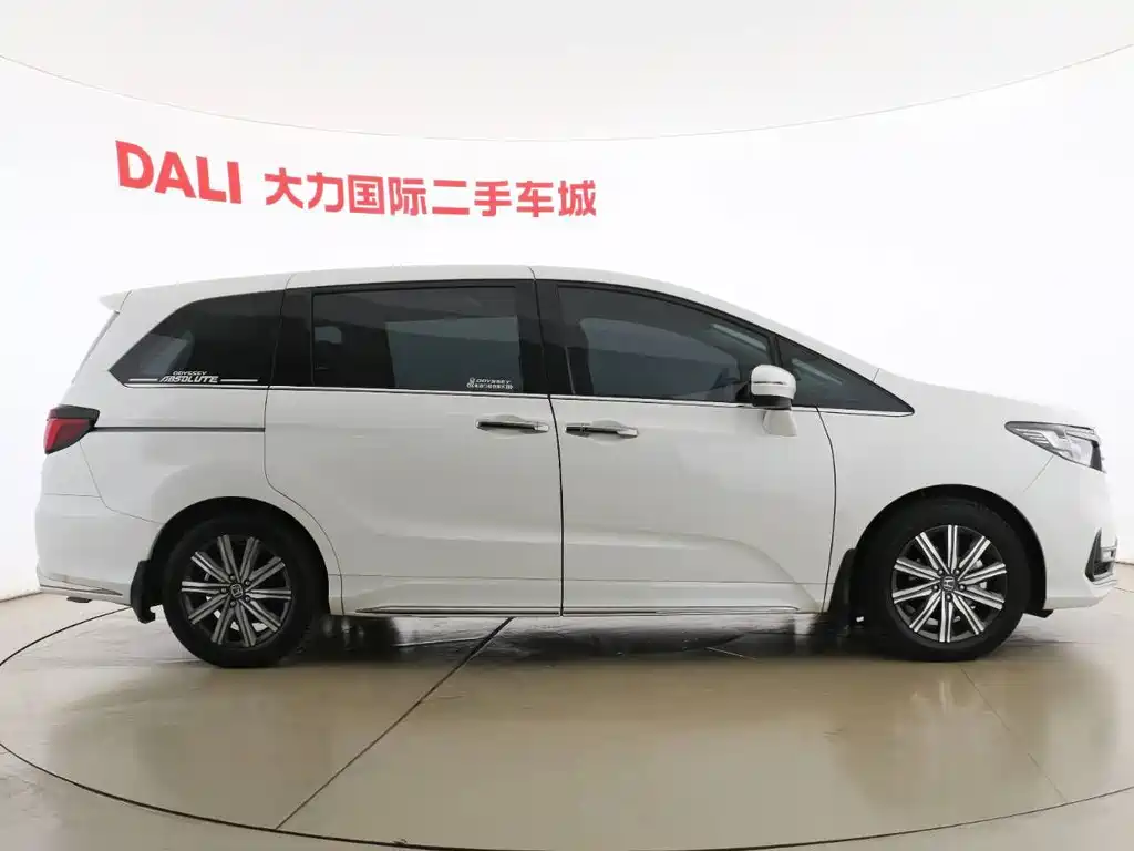 Honda Odyssey — фото 13