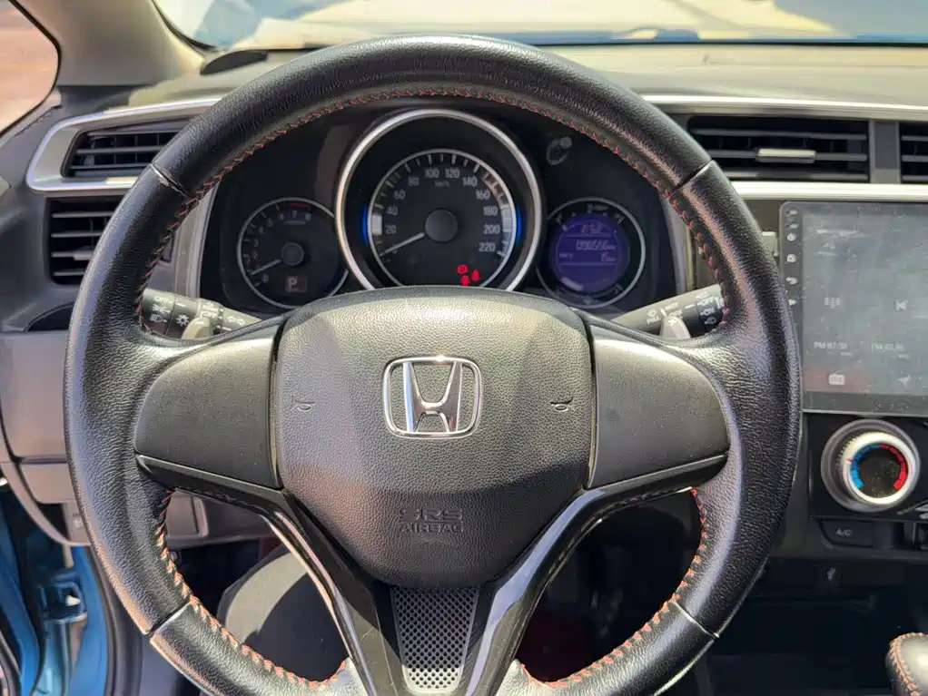 Honda Fit — фото 7