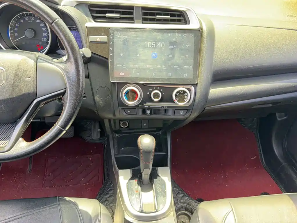 Honda Fit — фото 10