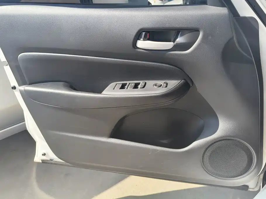 Honda Fit — фото 7