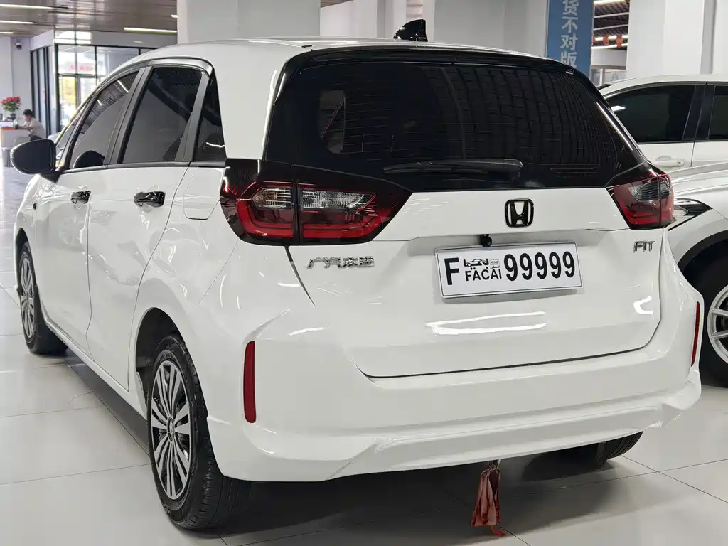 Honda Fit — фото 4