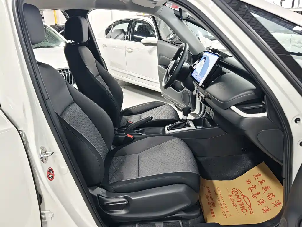 Honda Fit — фото 8