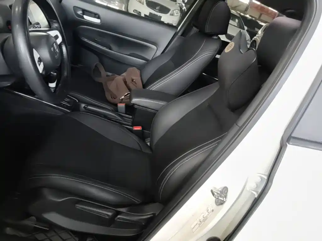 Honda Fit — фото 15