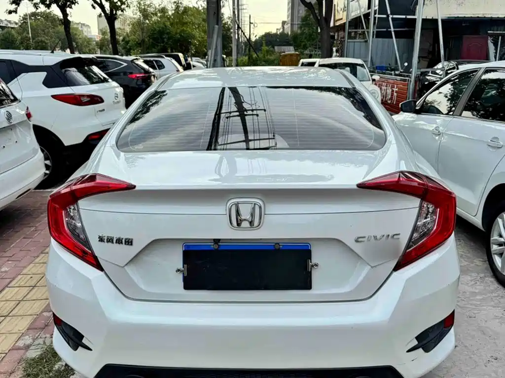 Honda Civic — фото 6