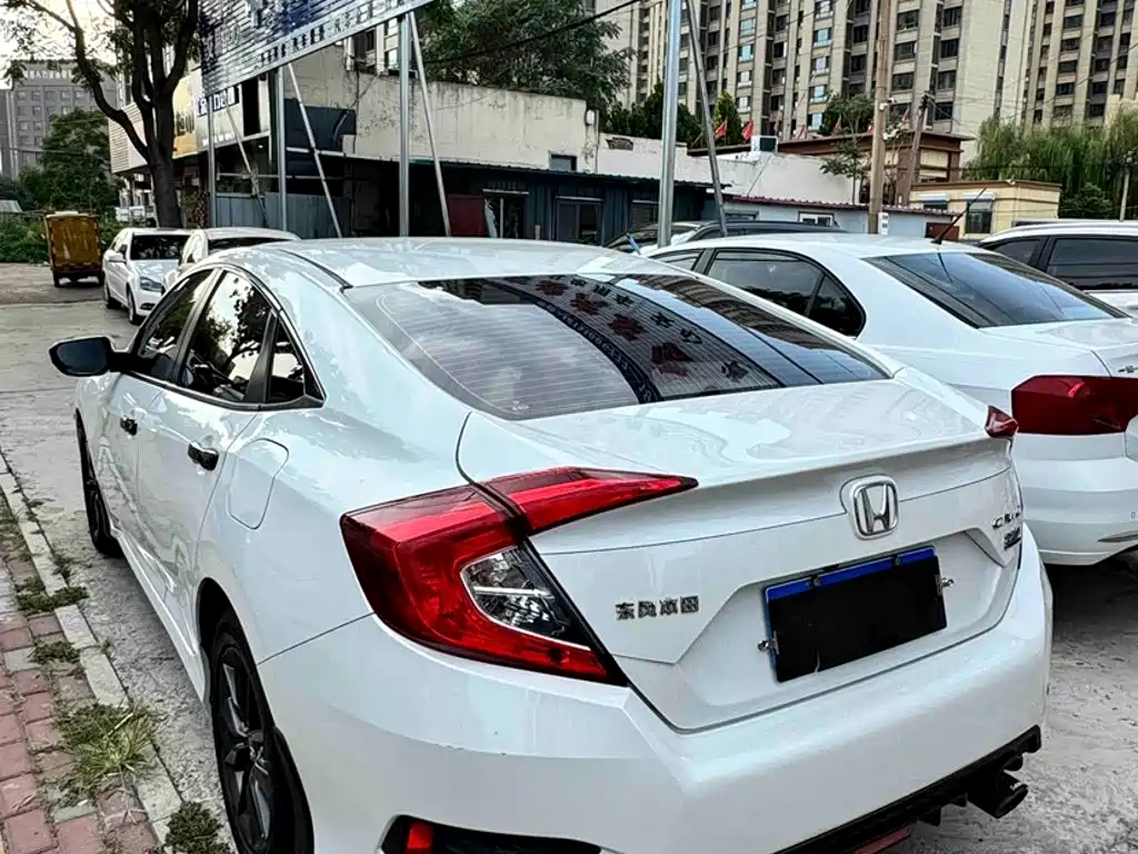 Honda Civic — фото 7