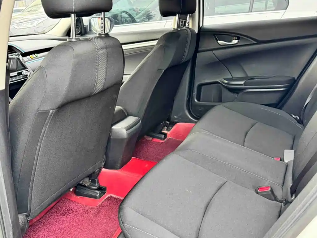 Honda Civic — фото 10