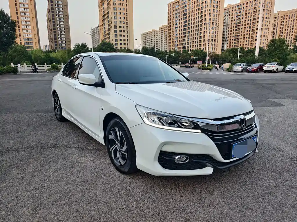 Honda Accord — фото 3