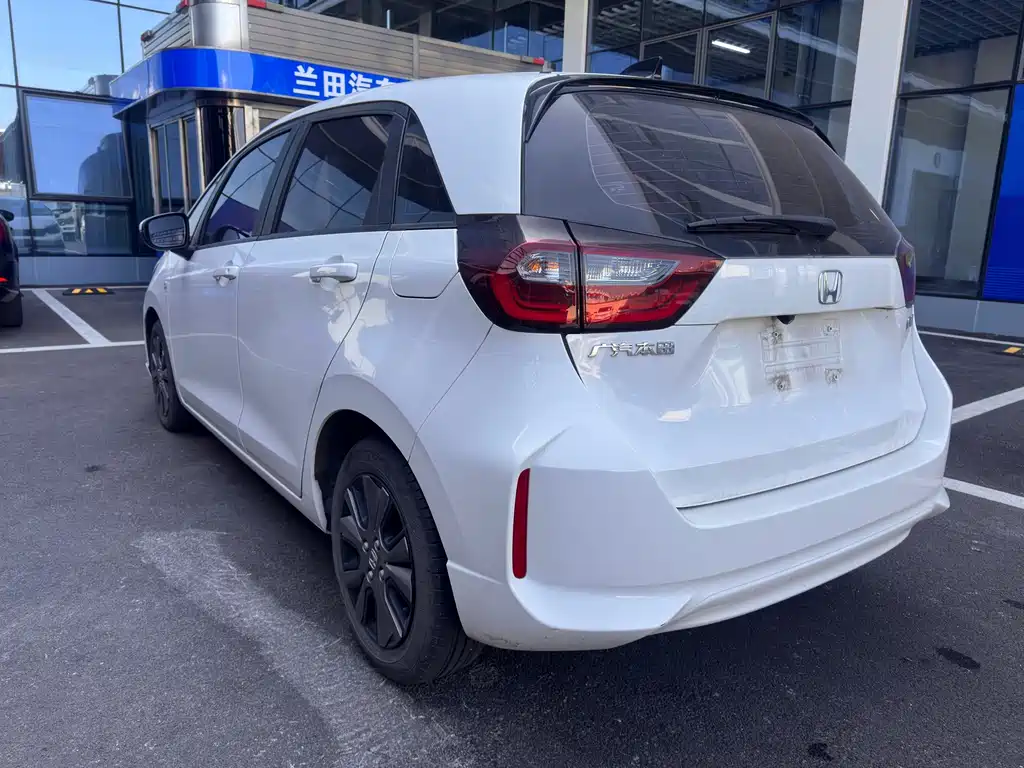 Honda Fit — фото 11