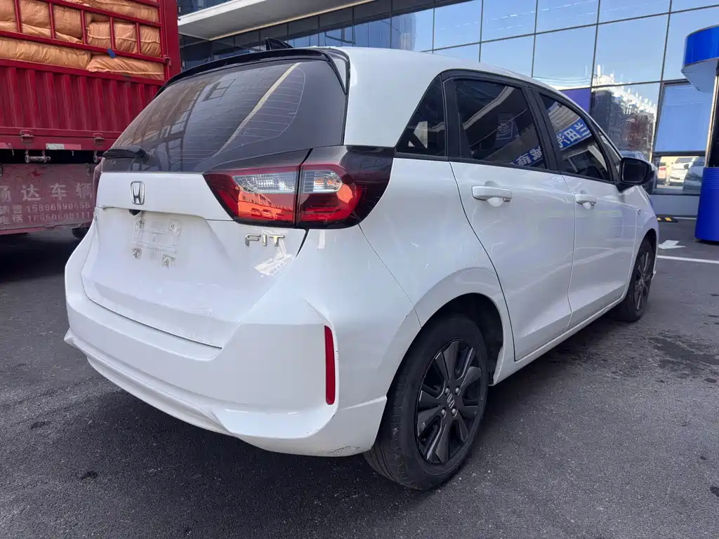 Honda Fit — фото 13