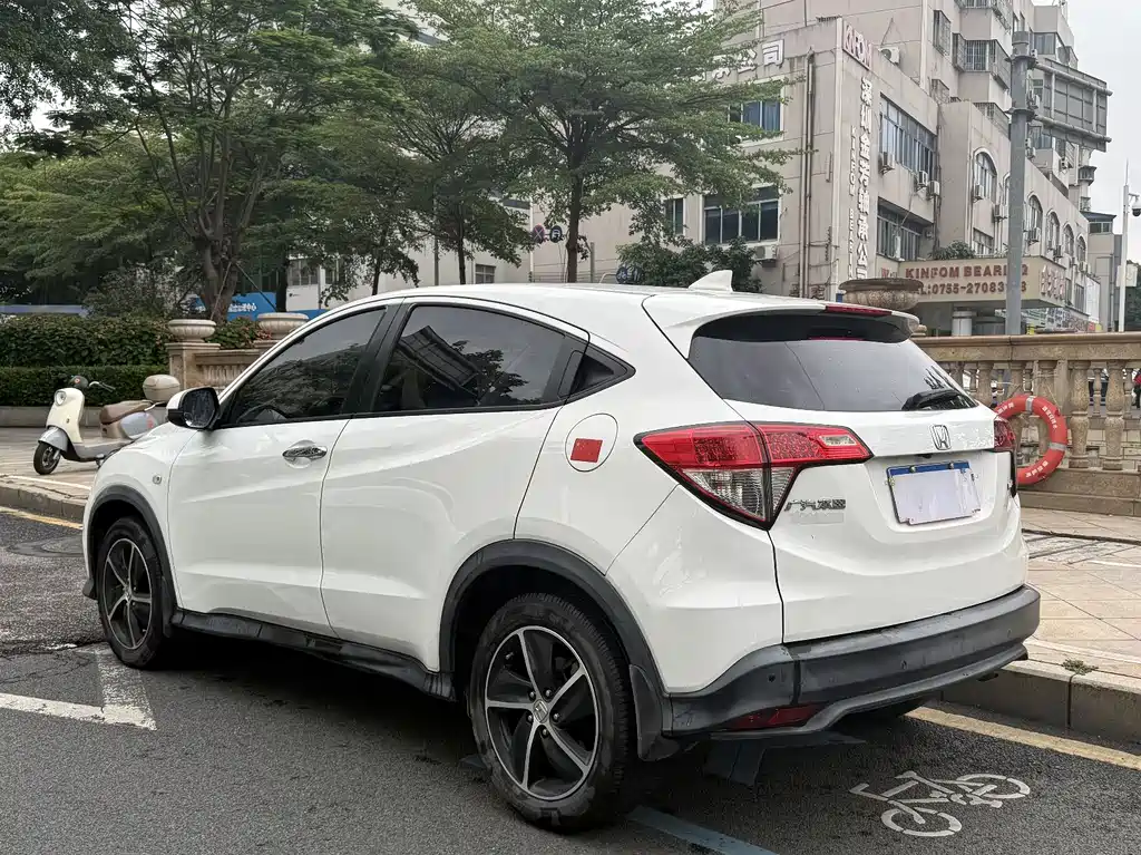 Honda Vezel — фото 6
