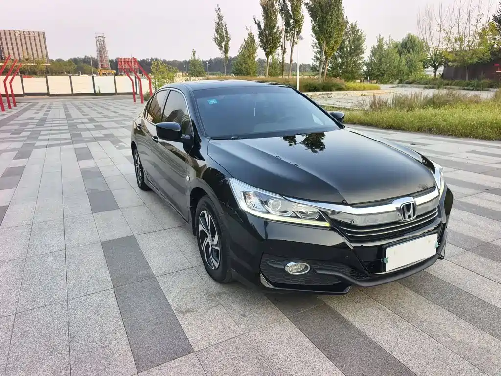 Honda Accord — фото 5