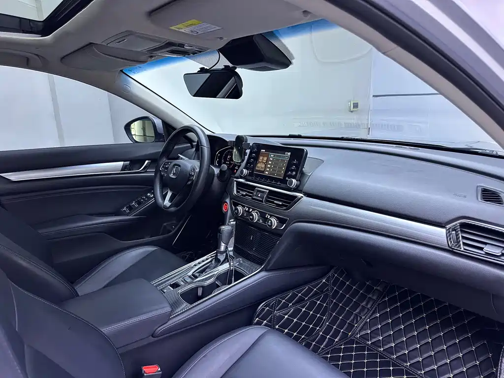Honda Accord — фото 11