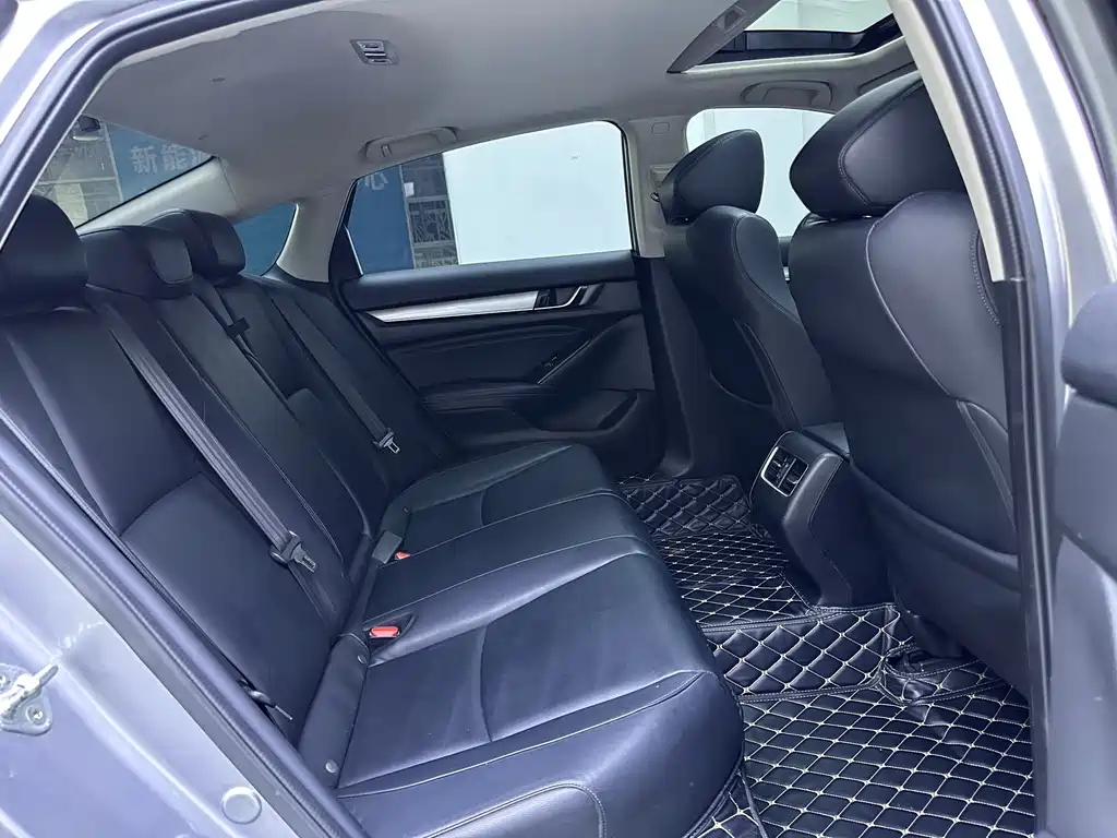 Honda Accord — фото 13