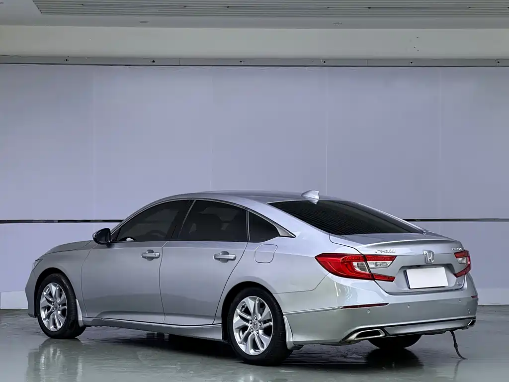 Honda Accord — фото 4