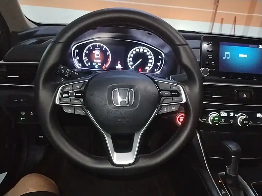 Honda Accord — фото 11