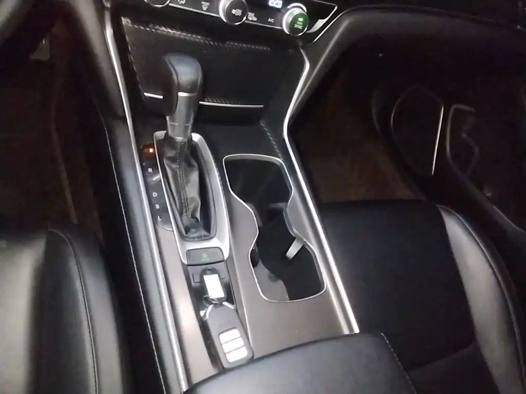 Honda Accord — фото 14