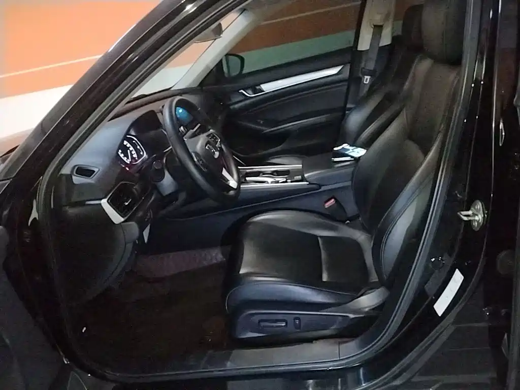 Honda Accord — фото 15