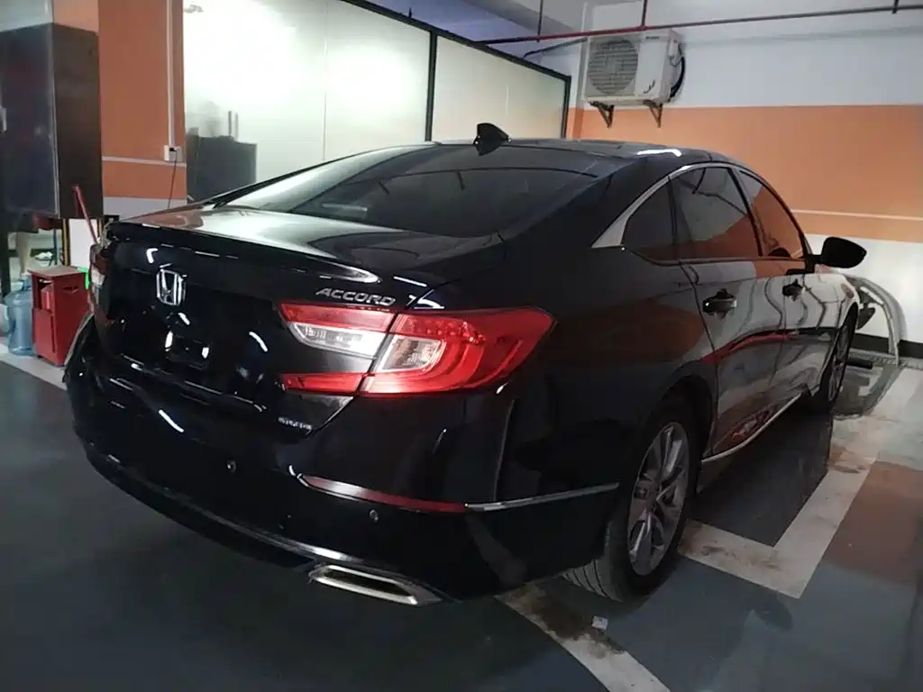 Honda Accord — фото 7