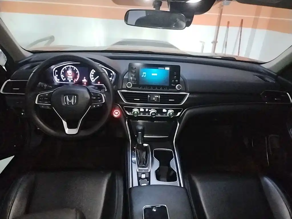 Honda Accord — фото 10