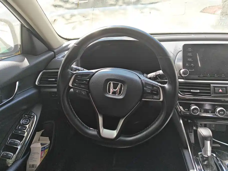 Honda Accord — фото 15