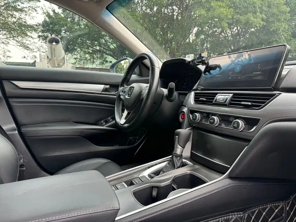 Honda Accord — фото 13