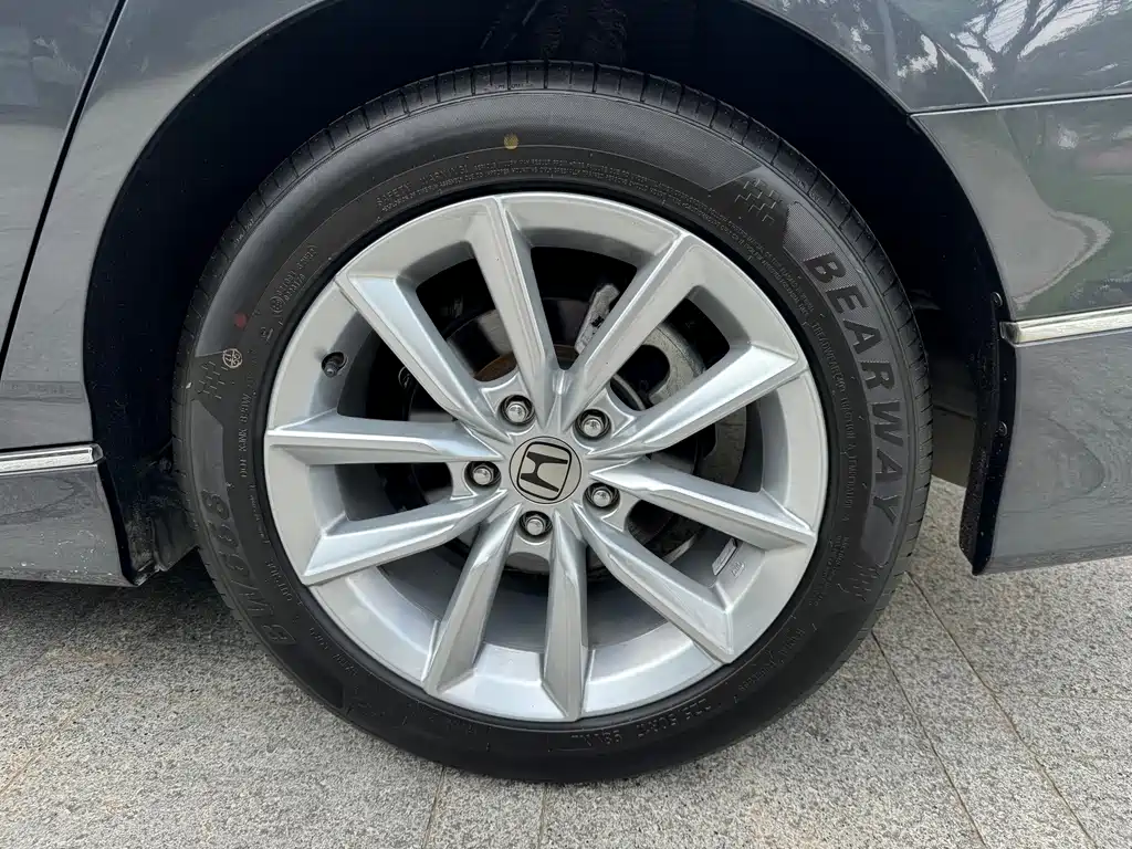 Honda Accord — фото 20