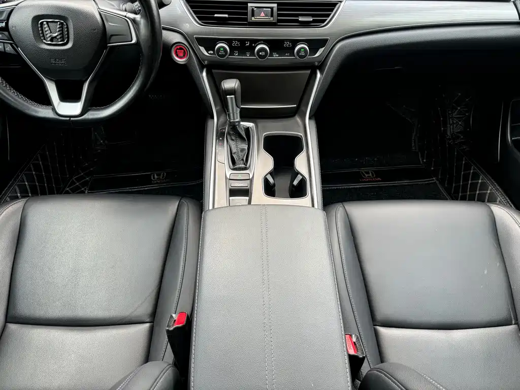 Honda Accord — фото 10