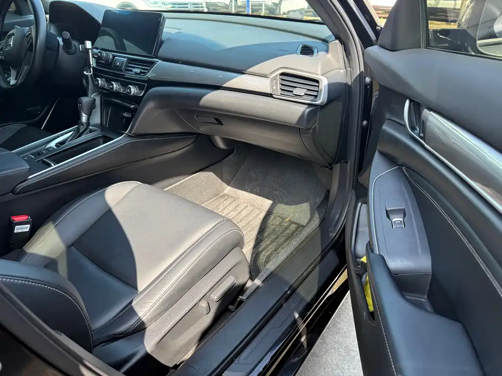 Honda Inspire — фото 14