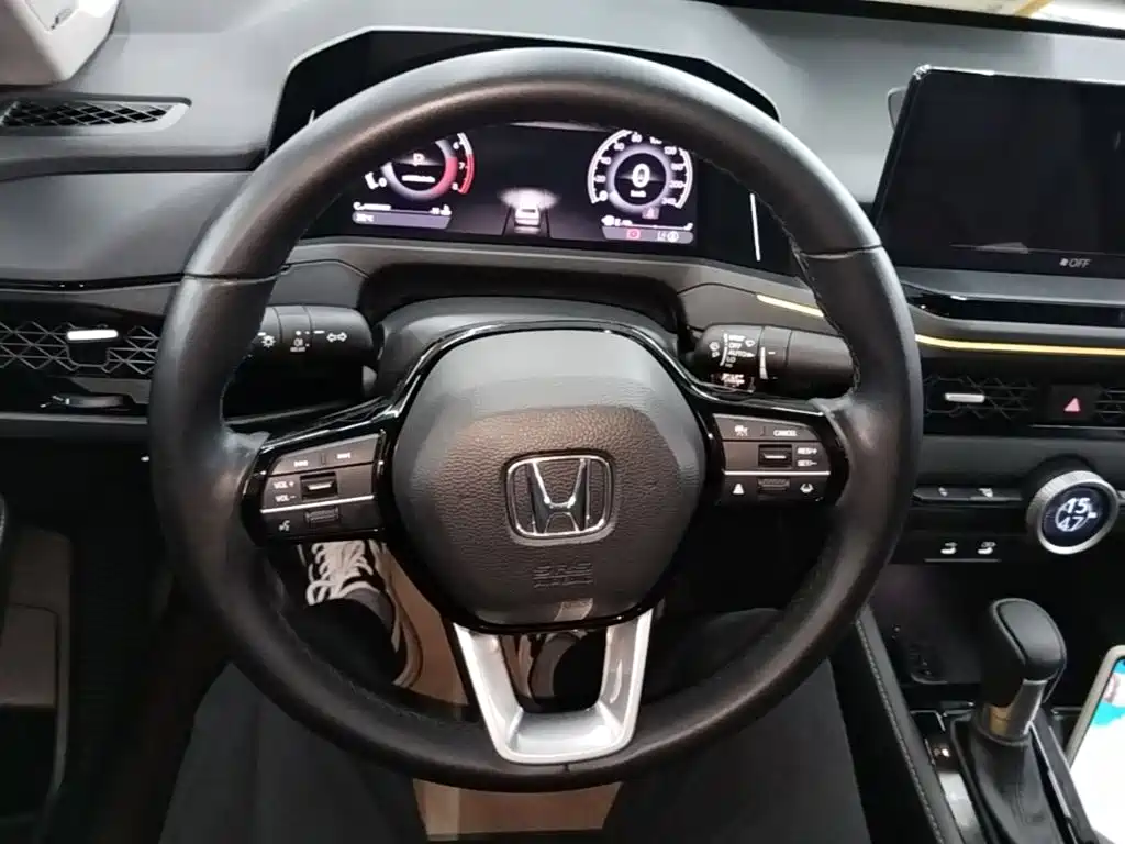 Honda Accord — фото 7