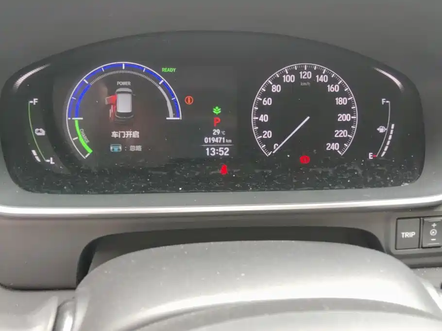 Honda Odyssey — фото 14