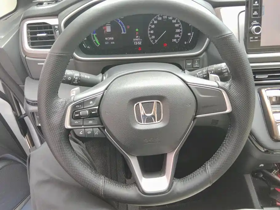 Honda Odyssey — фото 15