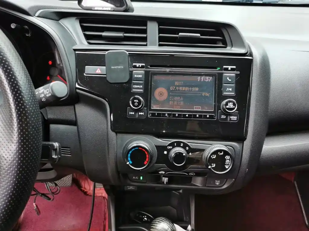 Honda Fit — фото 13