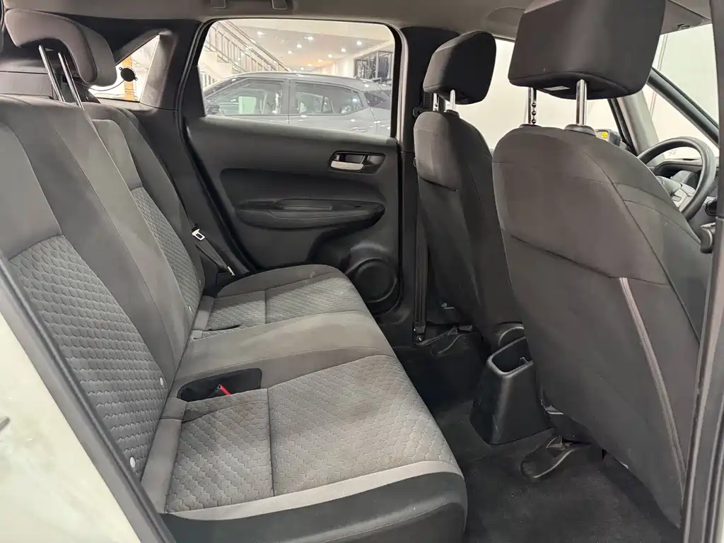 Honda Fit — фото 13