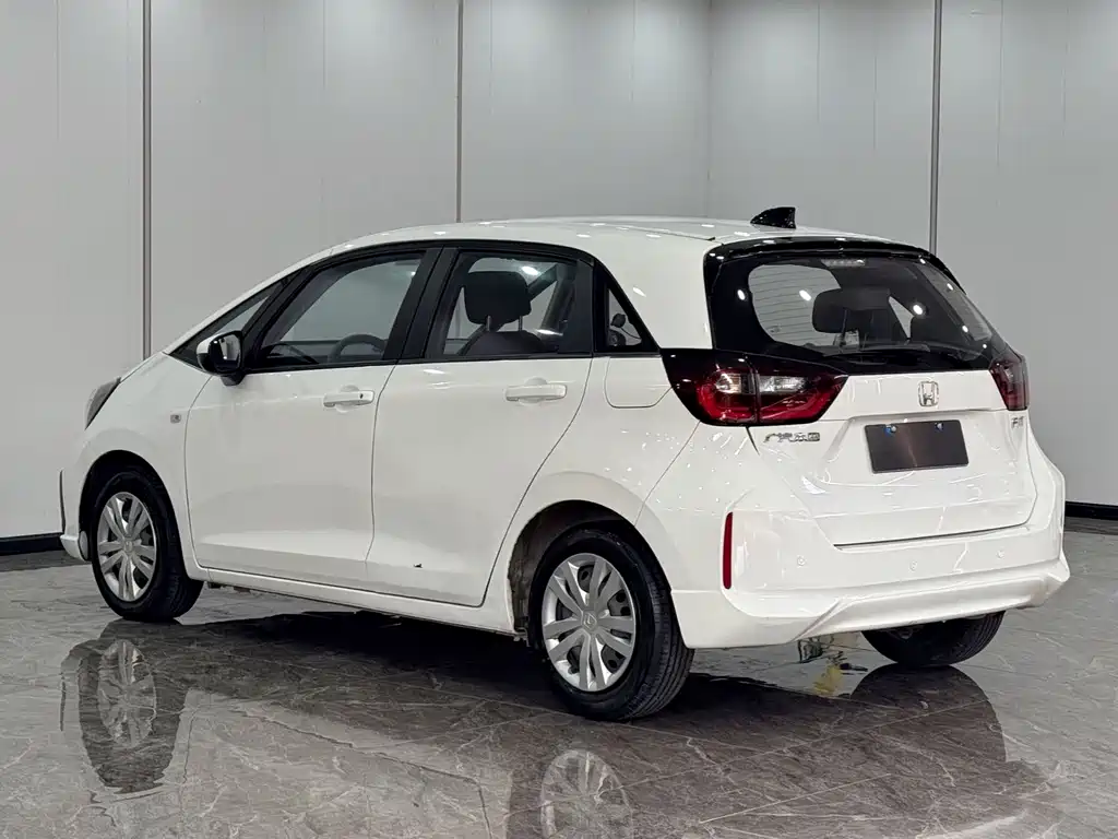 Honda Fit — фото 4