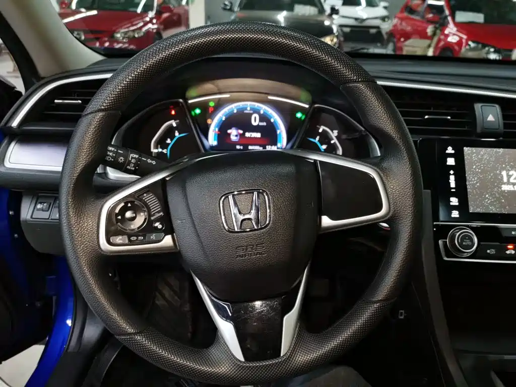 Honda Civic — фото 11