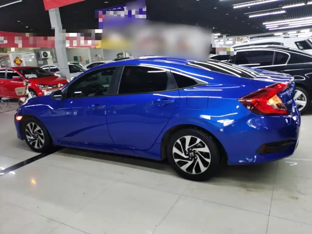 Honda Civic — фото 5