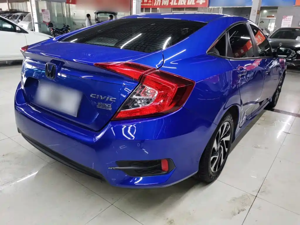 Honda Civic — фото 7