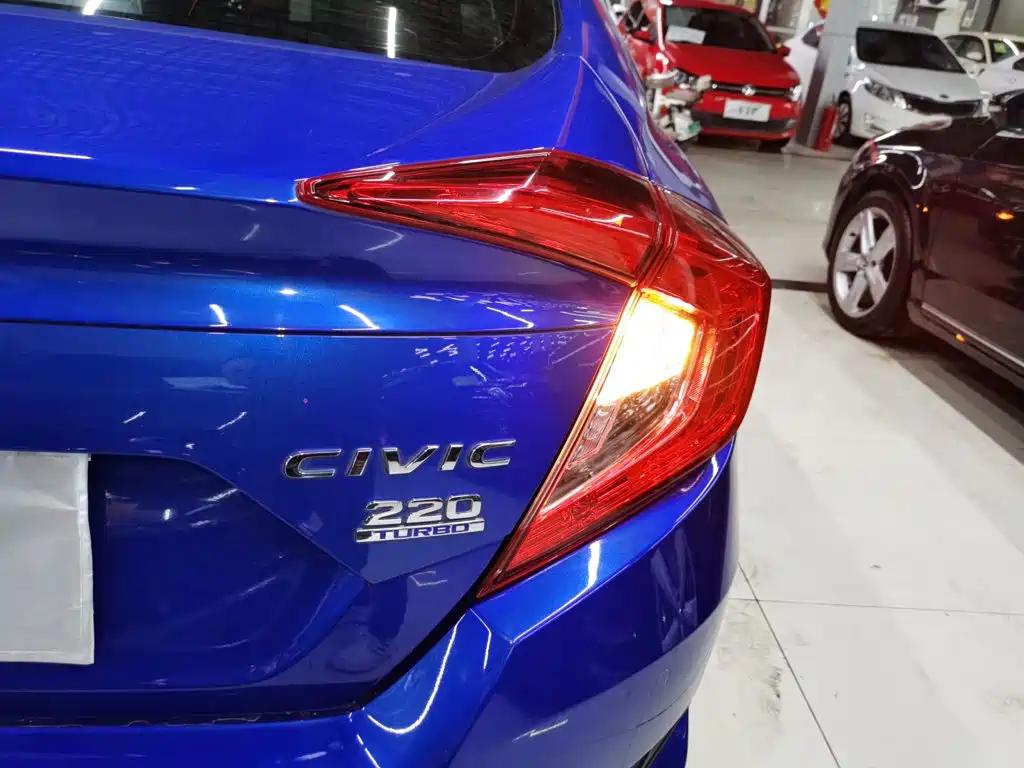 Honda Civic — фото 8
