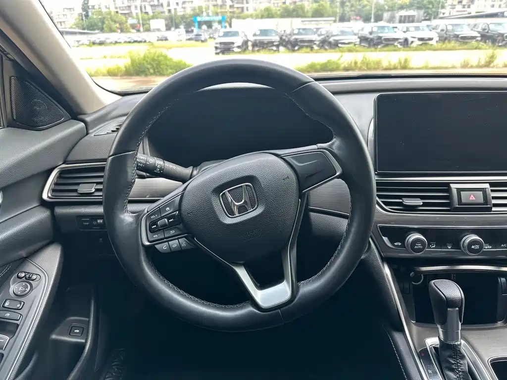Honda Accord — фото 10