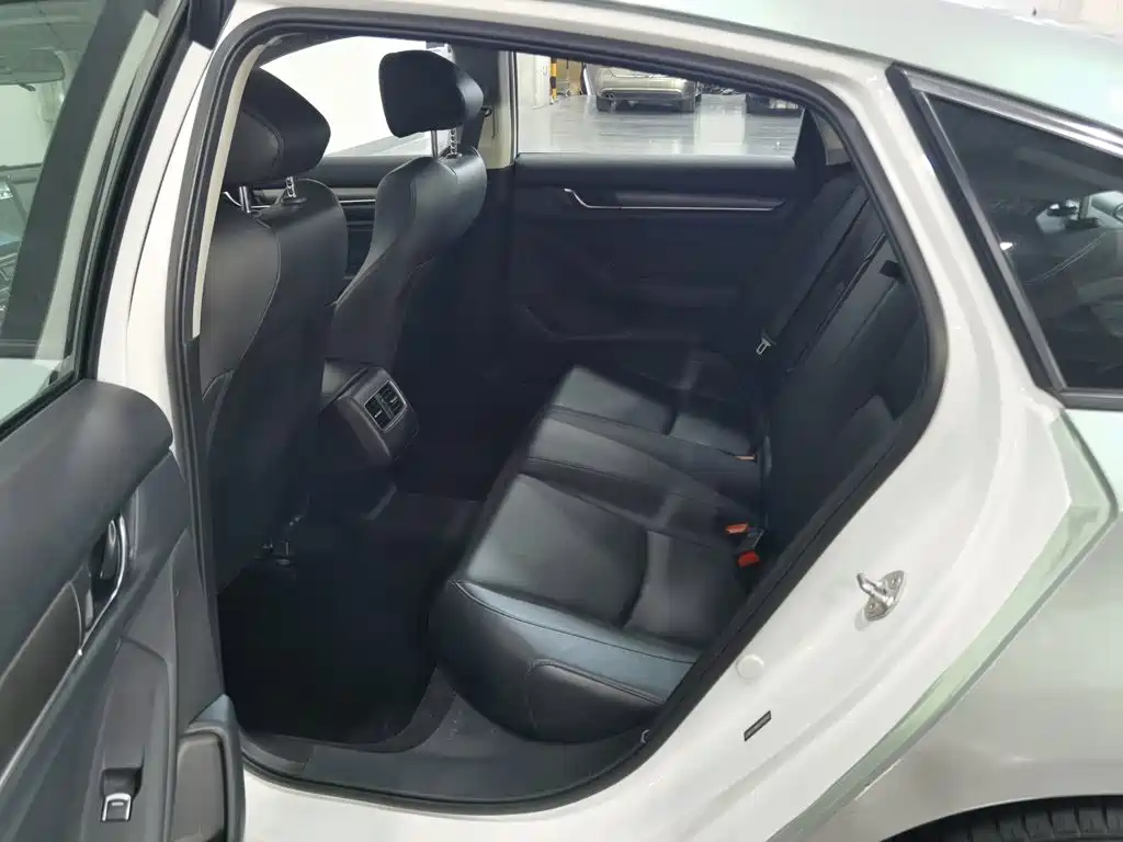 Honda Accord — фото 15