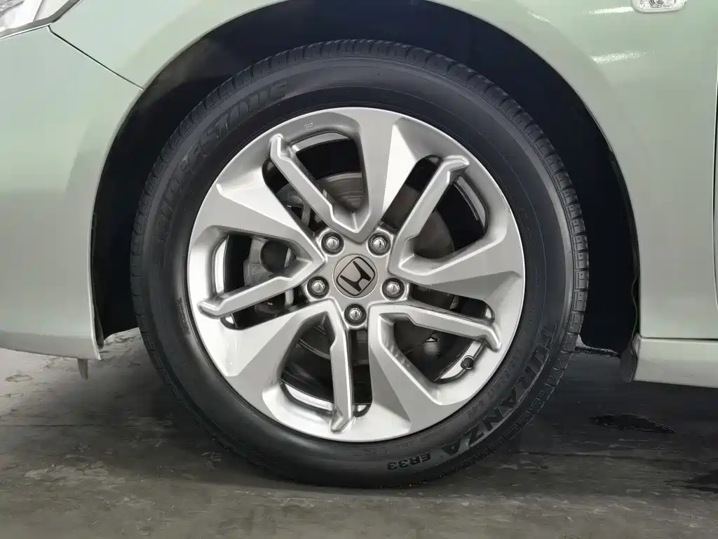 Honda Accord — фото 17