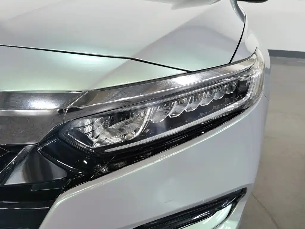 Honda Accord — фото 7