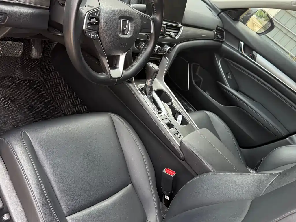Honda Accord — фото 6